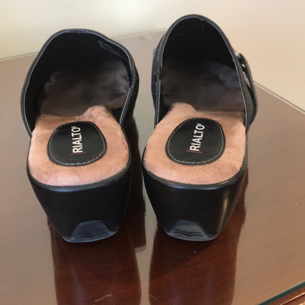 Clogs - Picture 3 of 5